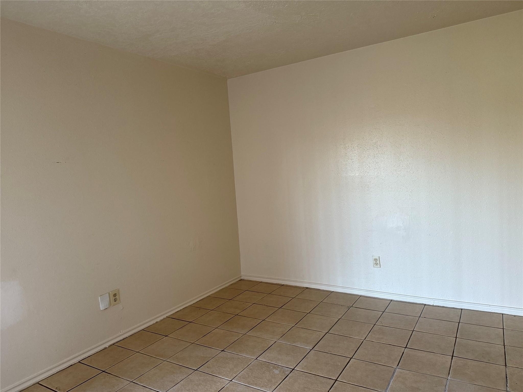 2114 W Greens Road - Photo 13