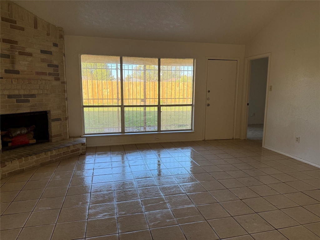 2114 W Greens Road - Photo 2