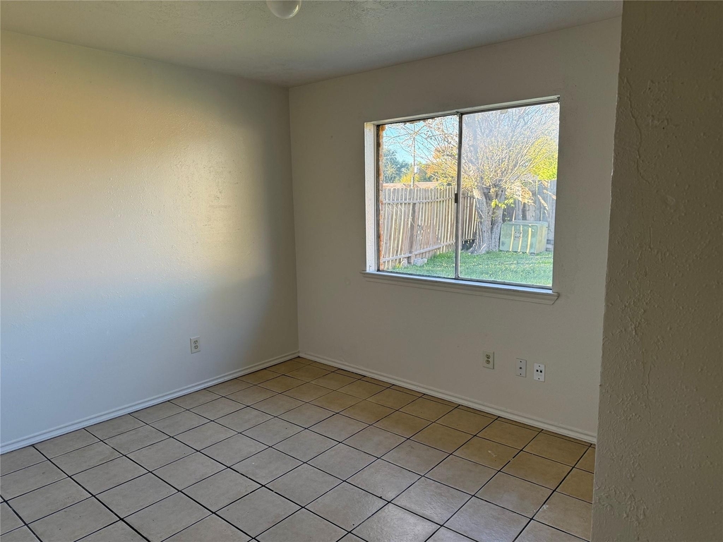2114 W Greens Road - Photo 5