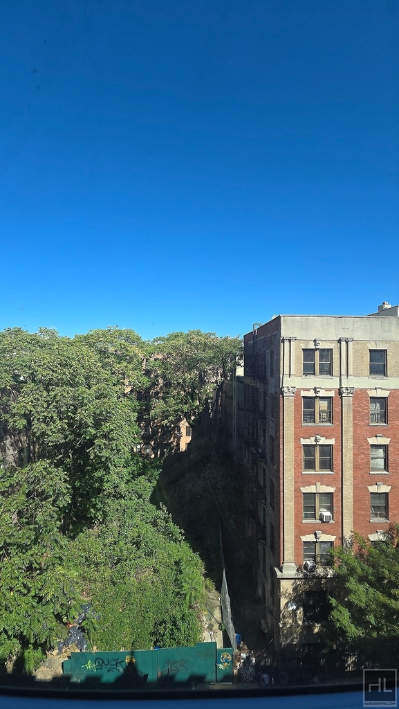 Saint Nicholas Avenue - Photo 5