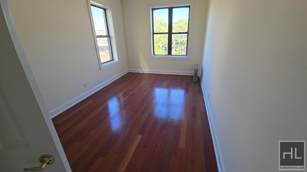 Saint Nicholas Avenue - Photo 4
