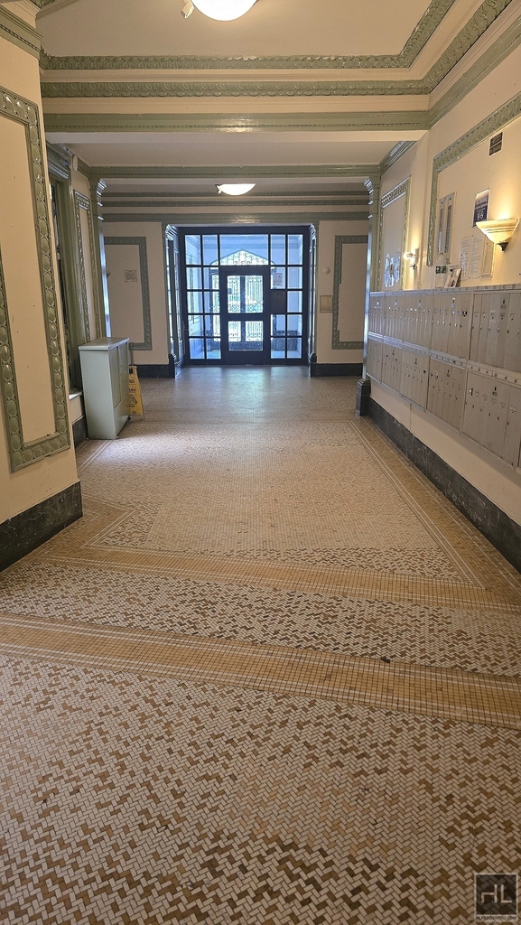 Saint Nicholas Avenue - Photo 11