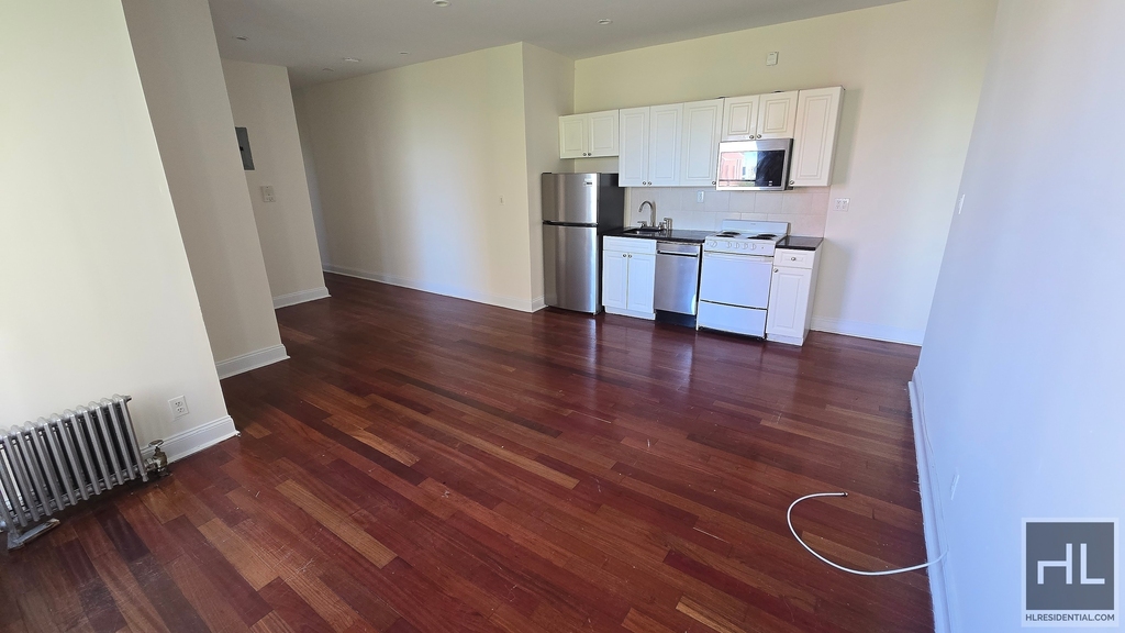 Saint Nicholas Avenue - Photo 2