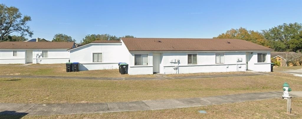 7413 Villas Oak Court - Photo 0