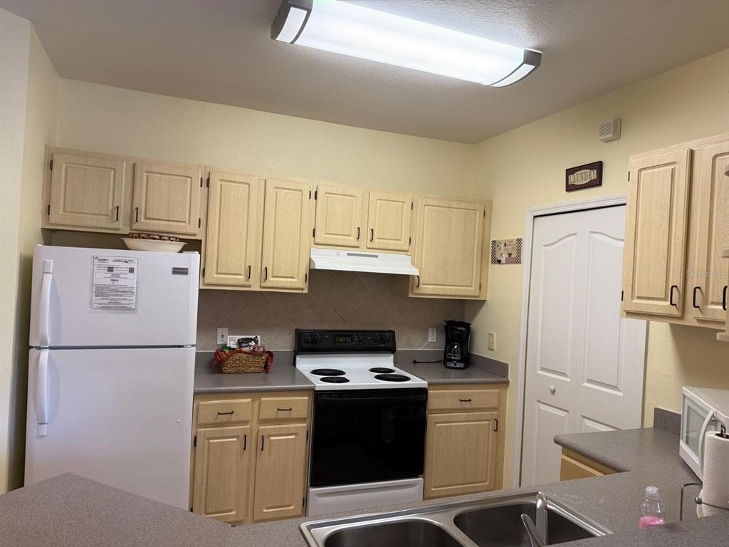 8917 Legacy Court - Photo 6