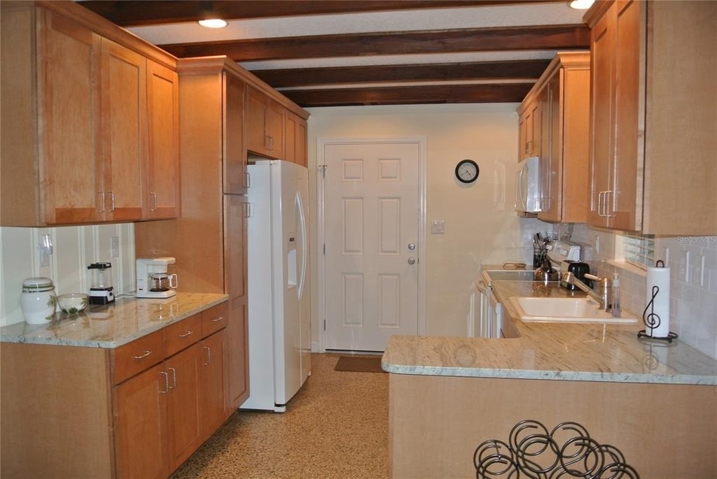 401 Oakwood Avenue - Photo 7
