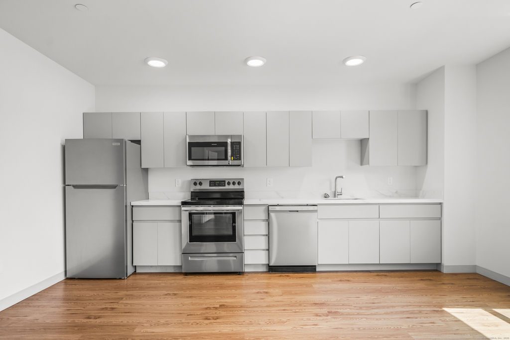 158 Main Street - Photo 5