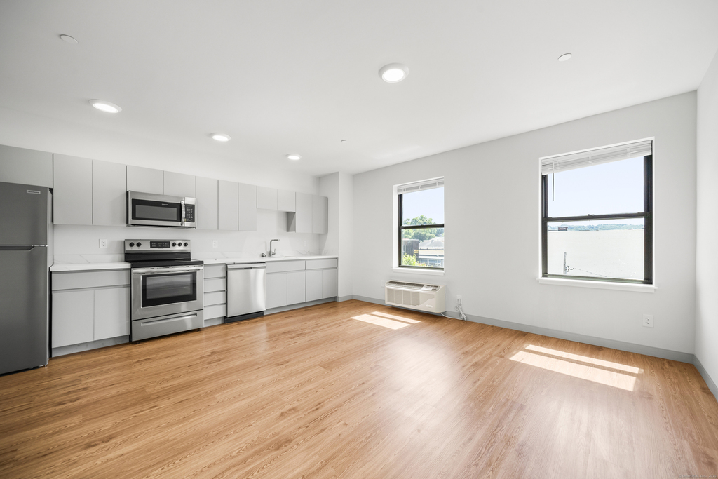 158 Main Street - Photo 9