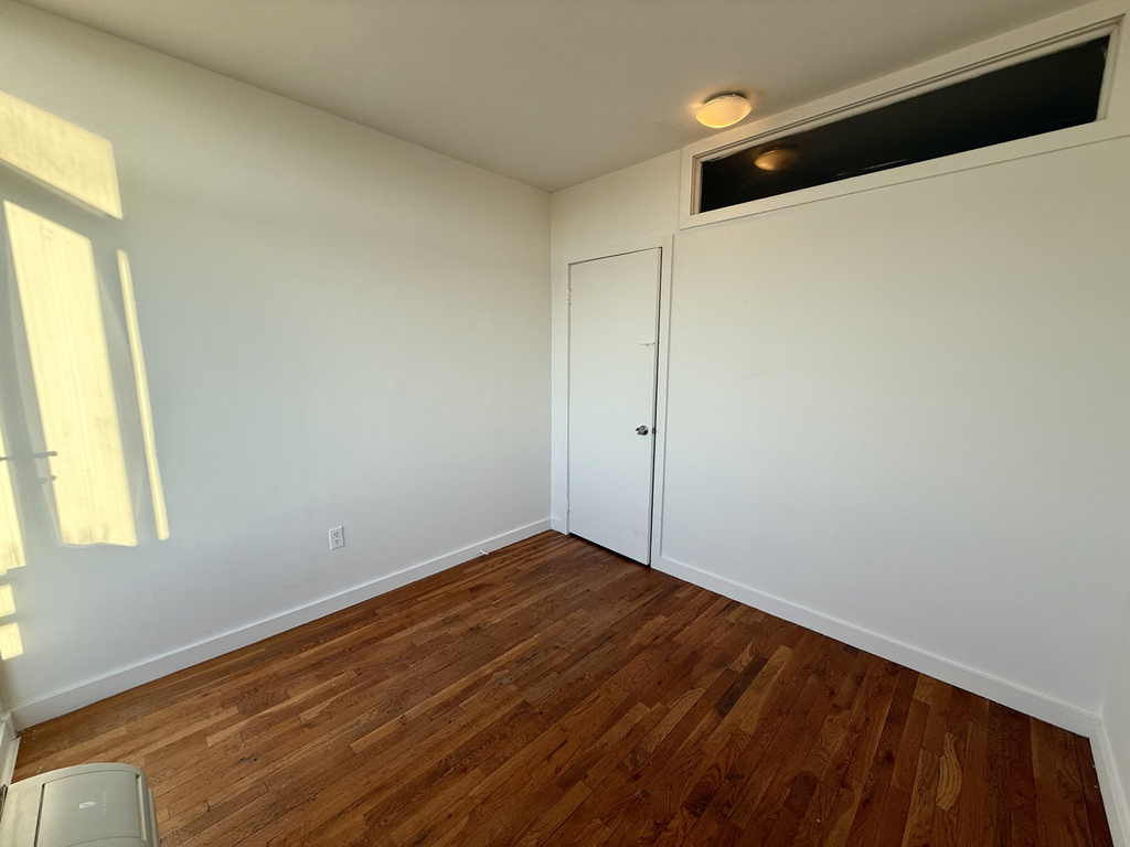 184 Noll Street - Photo 5