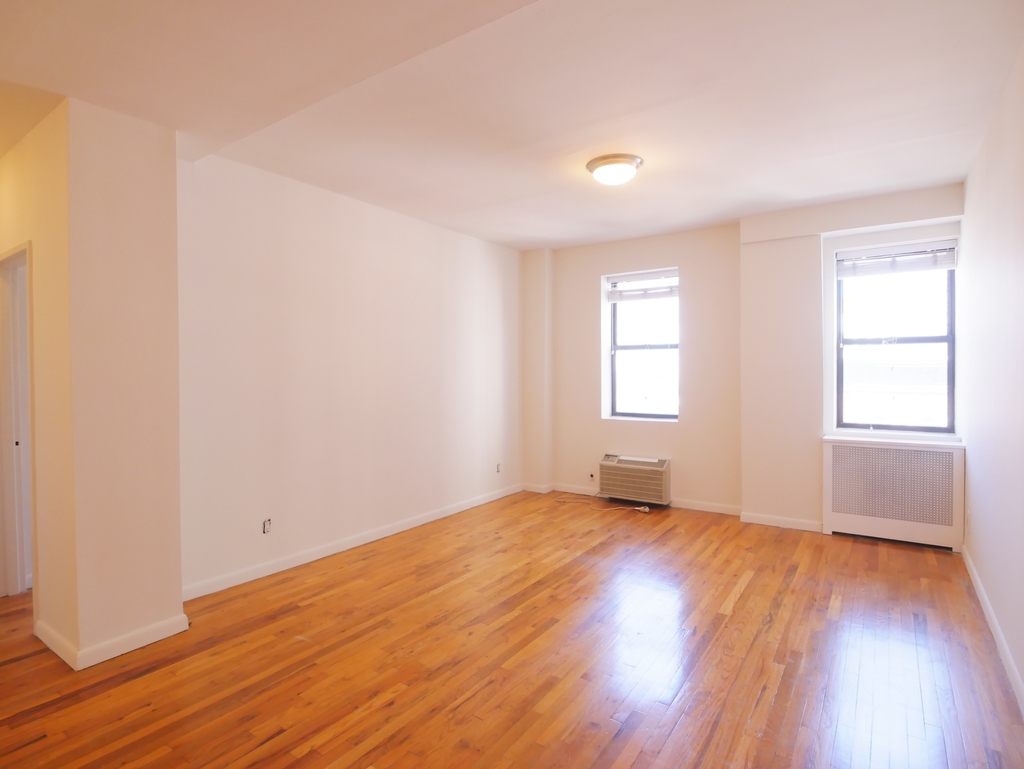 440 East 88th Street - Photo 1