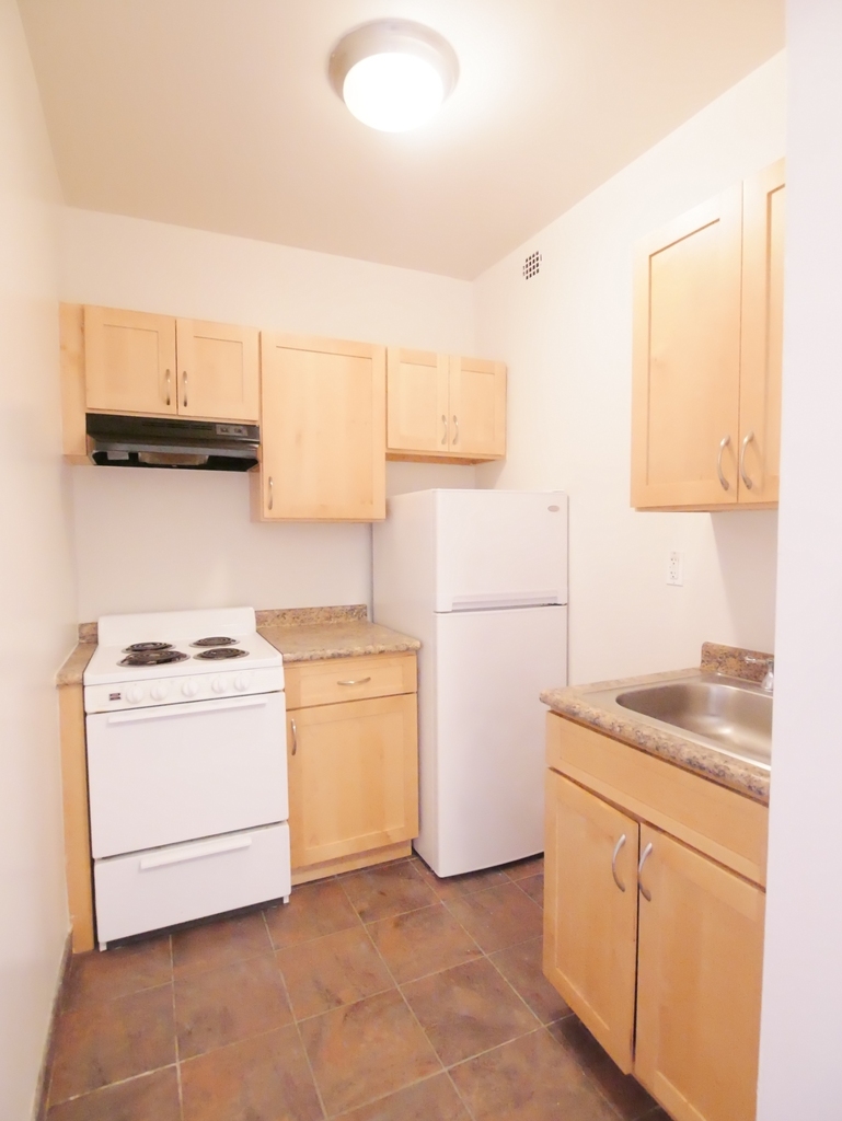 440 East 88th Street - Photo 5