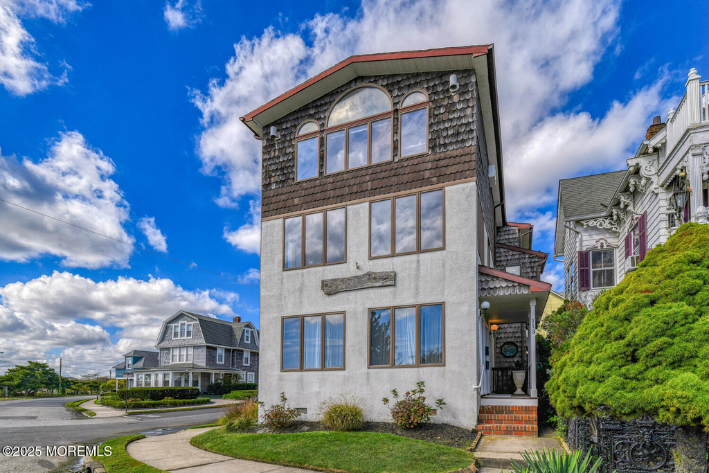 113 Central Avenue - Photo 0