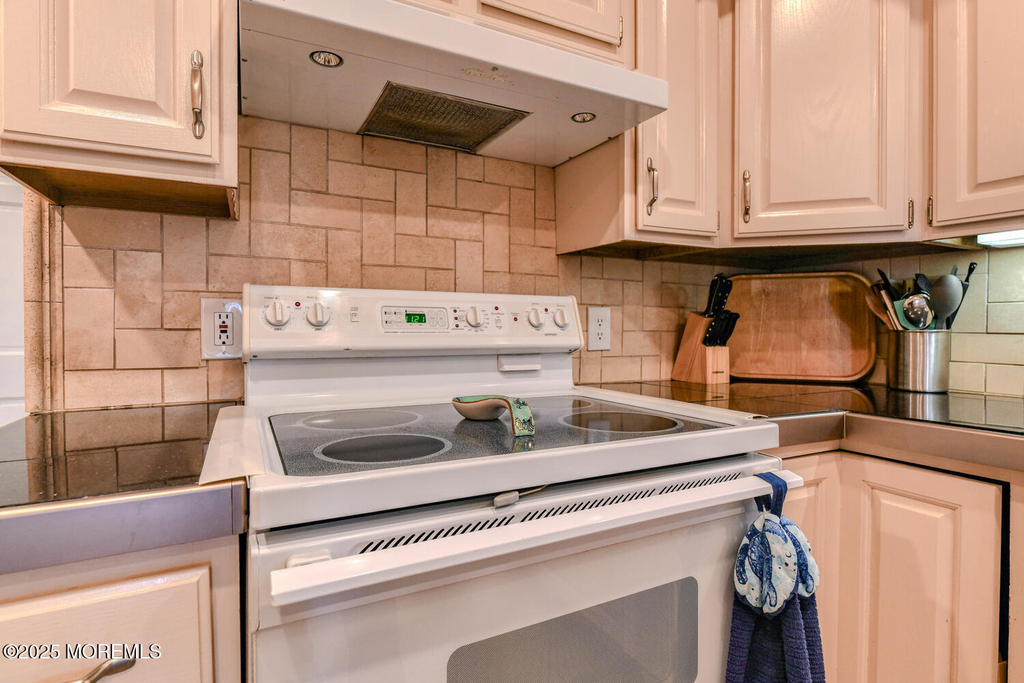 113 Central Avenue - Photo 16