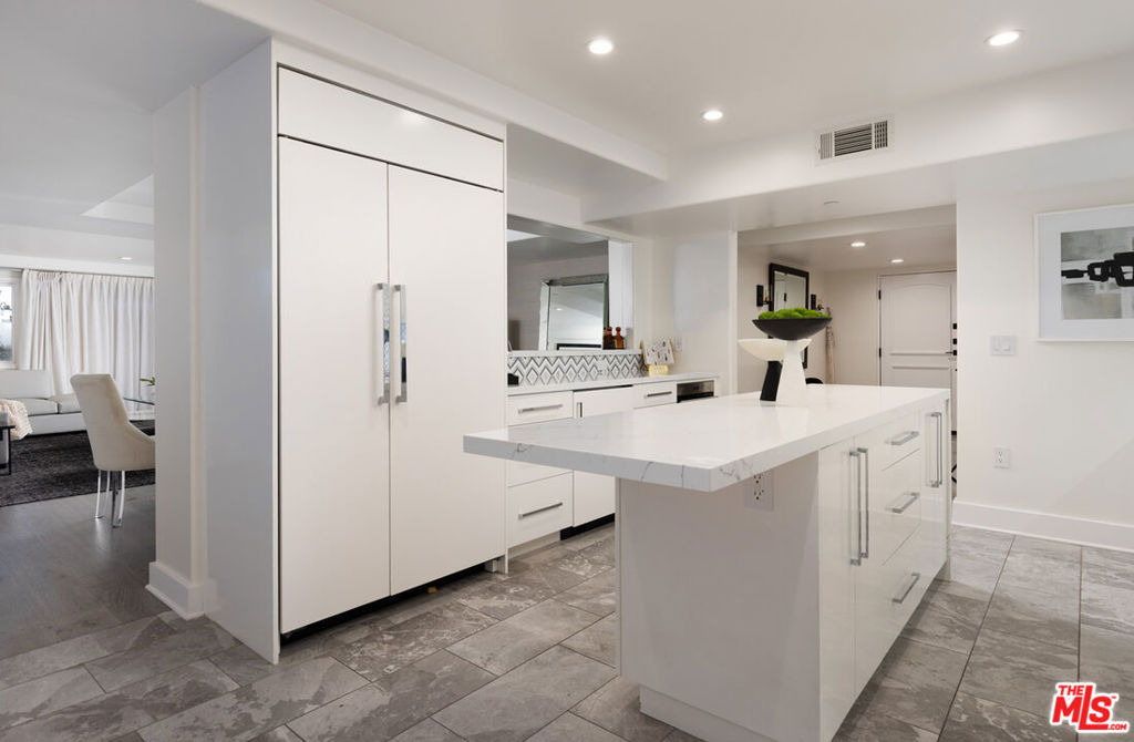 155 N Hamilton Drive - Photo 14