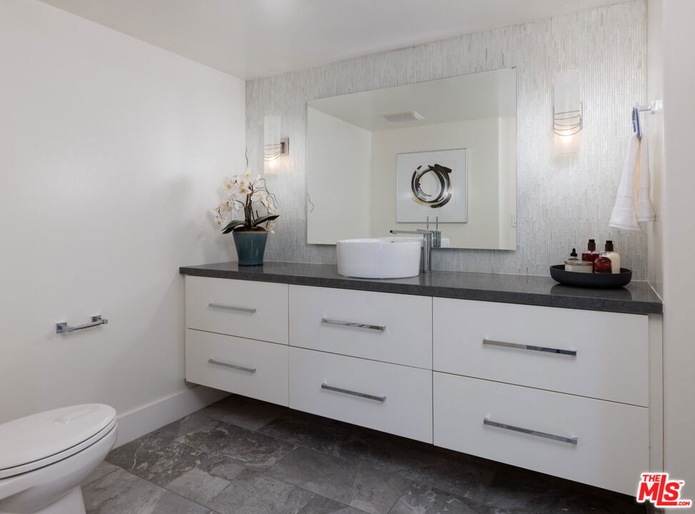 155 N Hamilton Drive - Photo 29