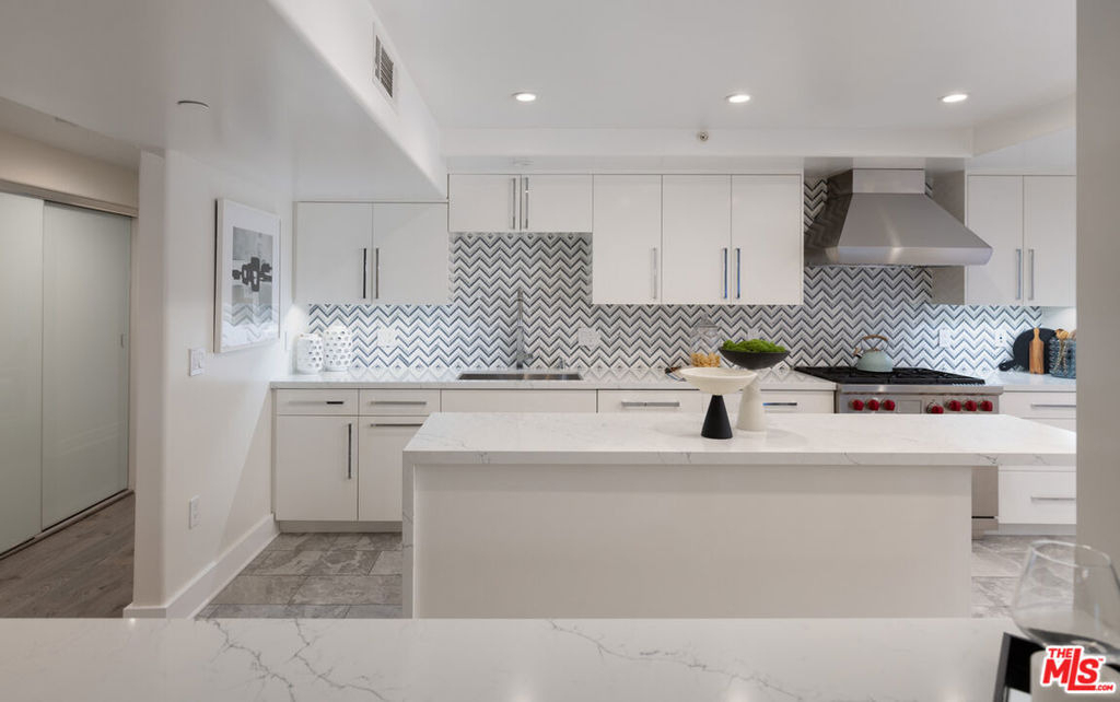 155 N Hamilton Drive - Photo 15