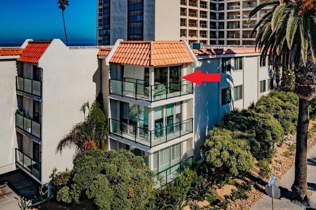 909 Coast Blvd - Photo 15