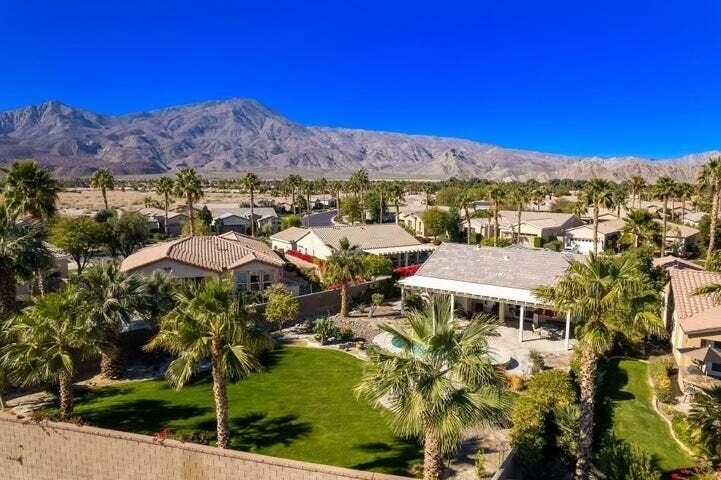 60636 Desert Shadows Drive - Photo 12
