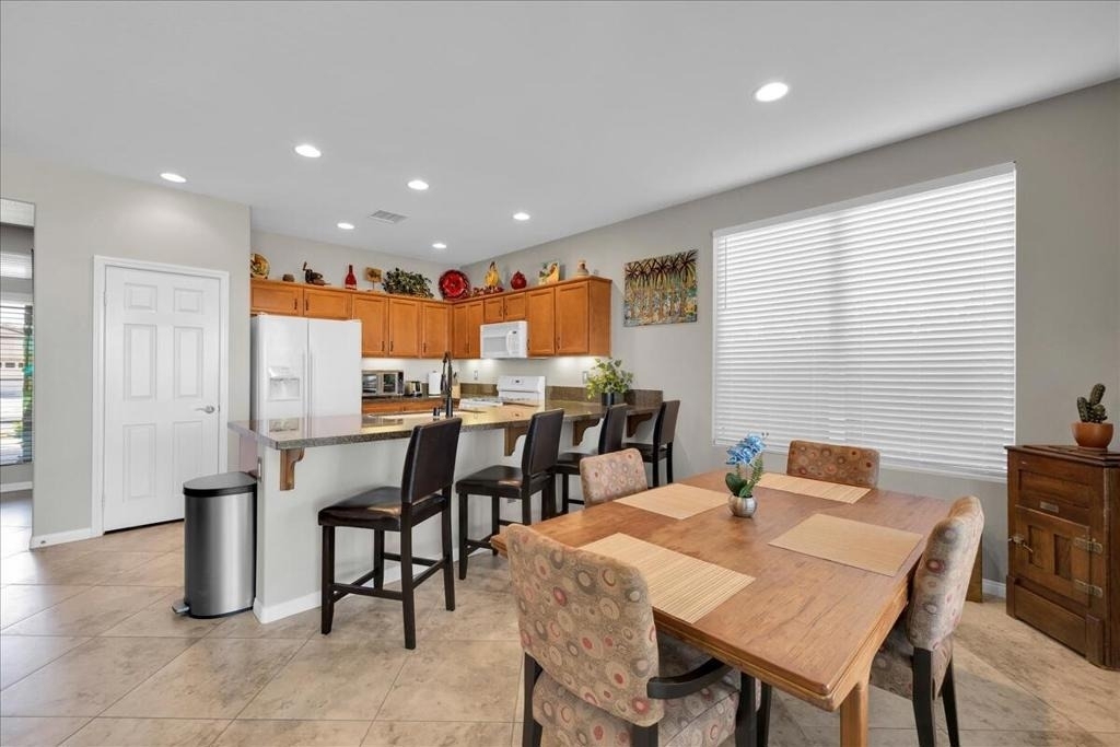 60636 Desert Shadows Drive - Photo 2
