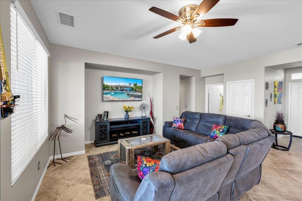 60636 Desert Shadows Drive - Photo 4