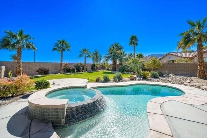 60636 Desert Shadows Drive - Photo 9