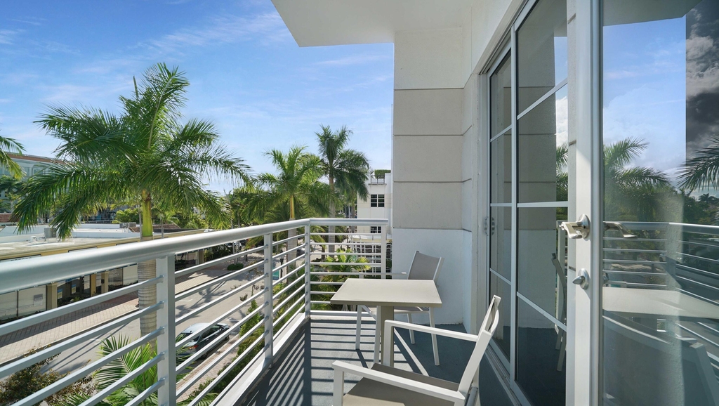 155 E Boca Raton Road - Photo 1