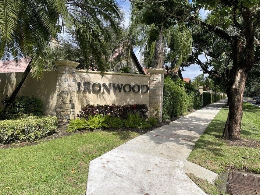 36 Ironwood Way N - Photo 0