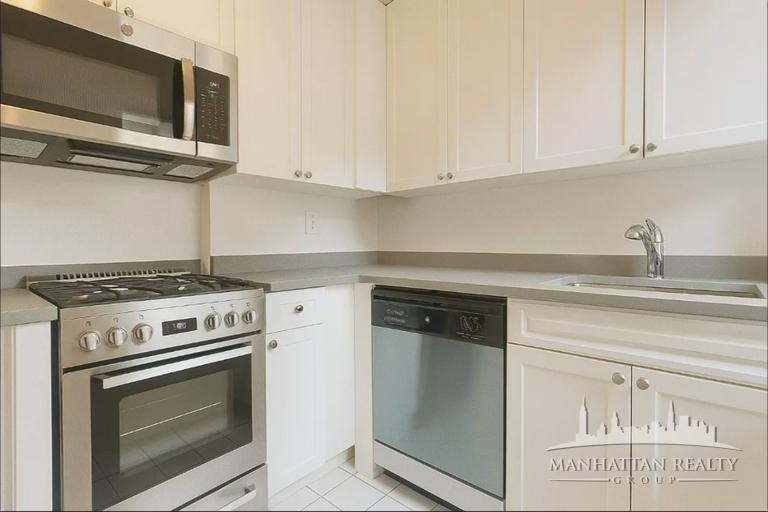 W 55th St - Photo 2