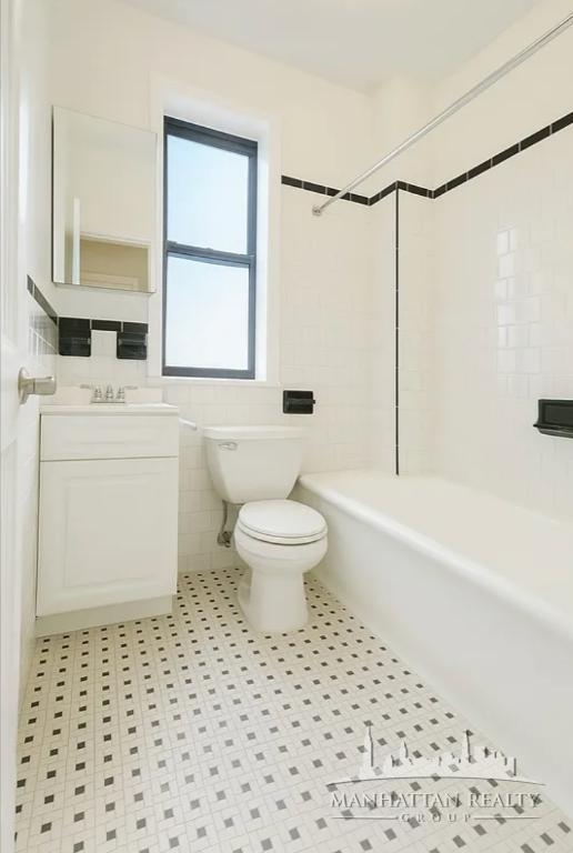 W 55th St - Photo 3