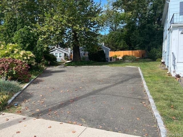 23 West Drive - Photo 8