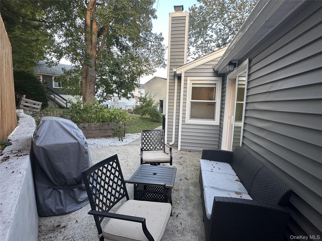 23 West Drive - Photo 5