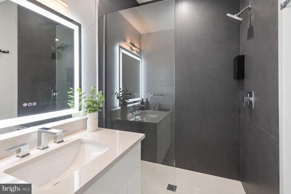 5311 Atlantic Avenue - Photo 13