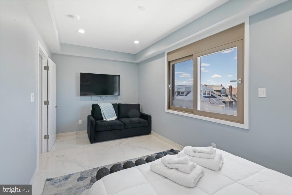 5311 Atlantic Avenue - Photo 9