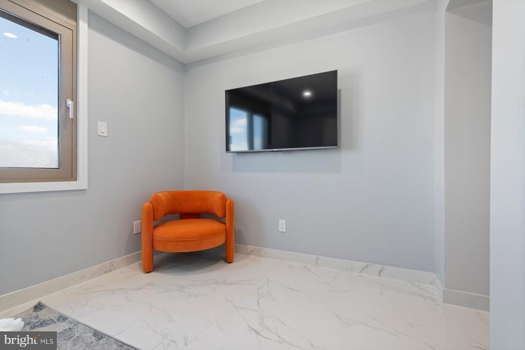 5311 Atlantic Avenue - Photo 8