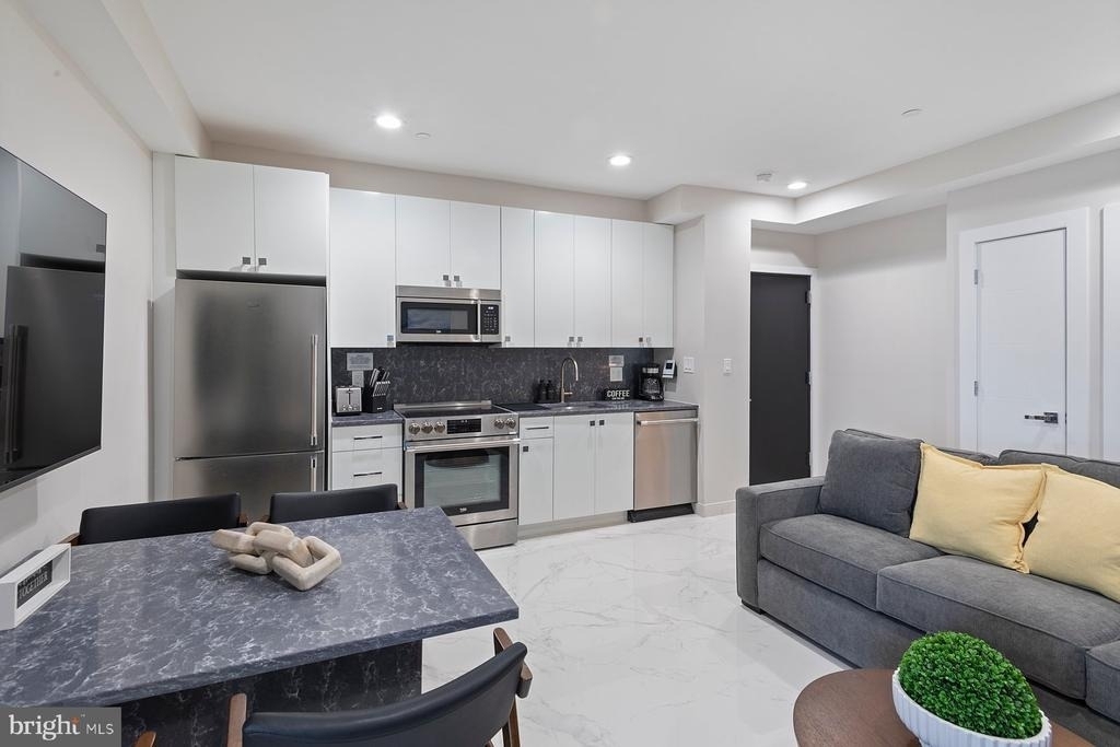 5311 Atlantic Avenue - Photo 4
