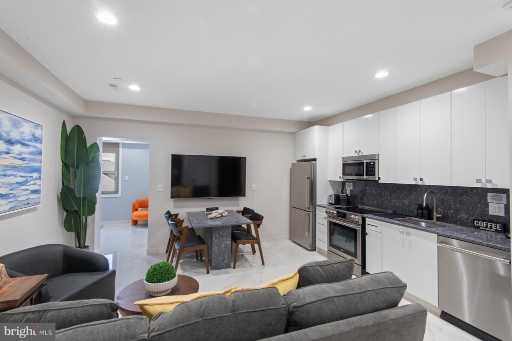 5311 Atlantic Avenue - Photo 3