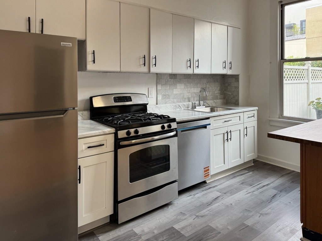 38-31 27th Street - Photo 4