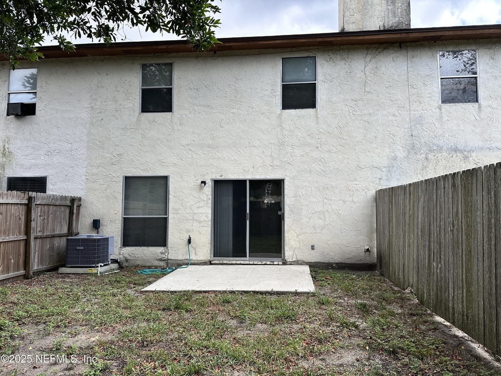 1114 Romaine Circle W - Photo 14