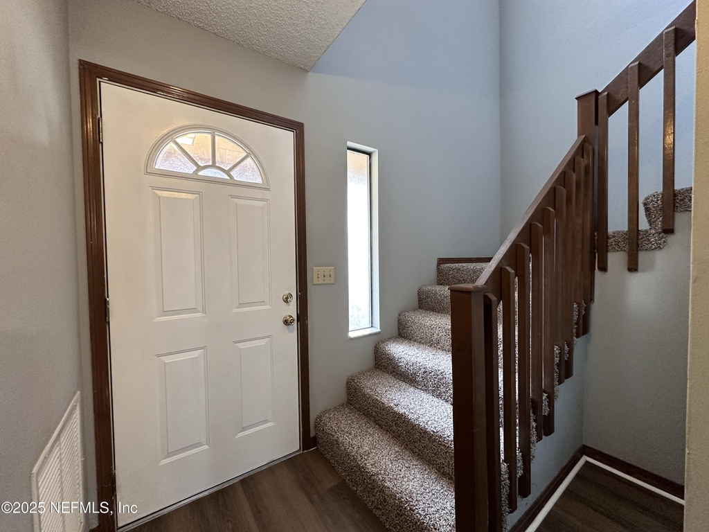1114 Romaine Circle W - Photo 5