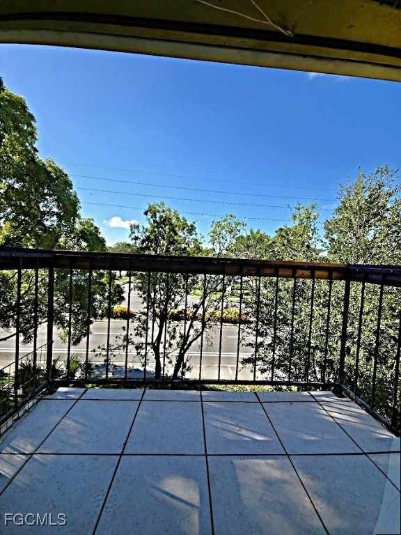 2885 Winkler Avenue - Photo 9