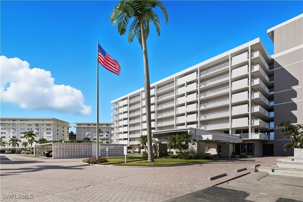 3443 Gulf Shore Boulevard N - Photo 35
