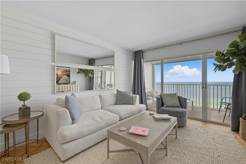 3443 Gulf Shore Boulevard N - Photo 2