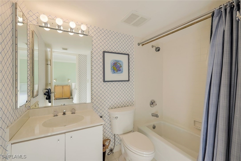 4451 Gulf Shore Boulevard N - Photo 10