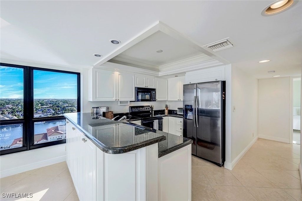 4451 Gulf Shore Boulevard N - Photo 3