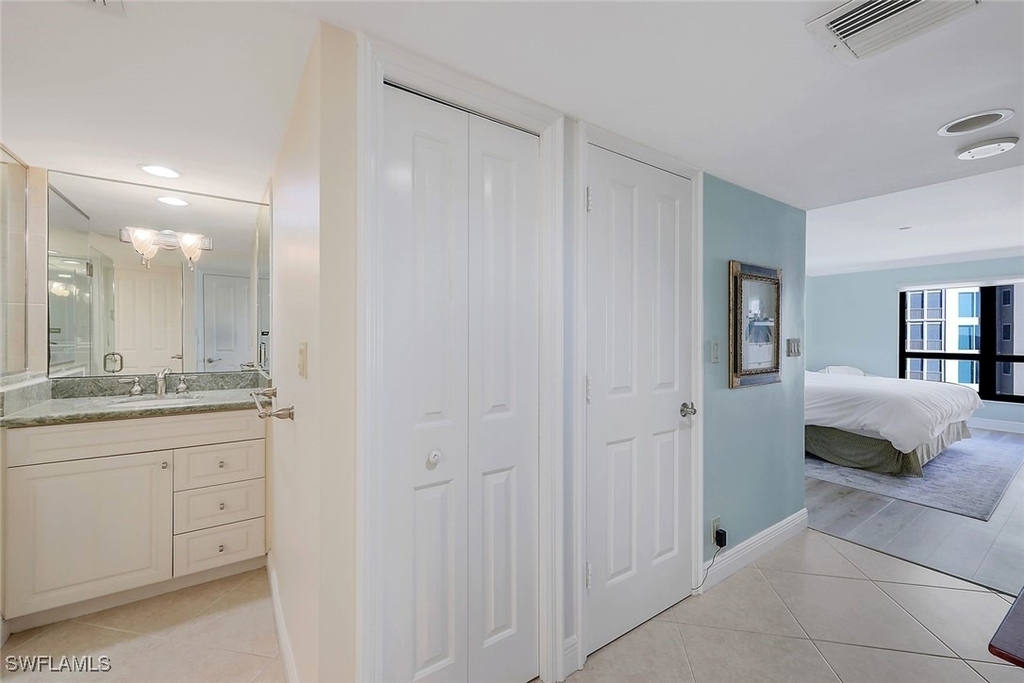 4451 Gulf Shore Boulevard N - Photo 9