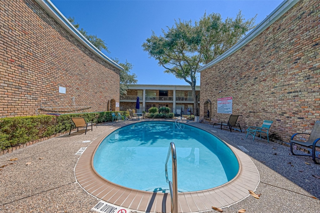 2121 Fountain View Drive - Photo 25