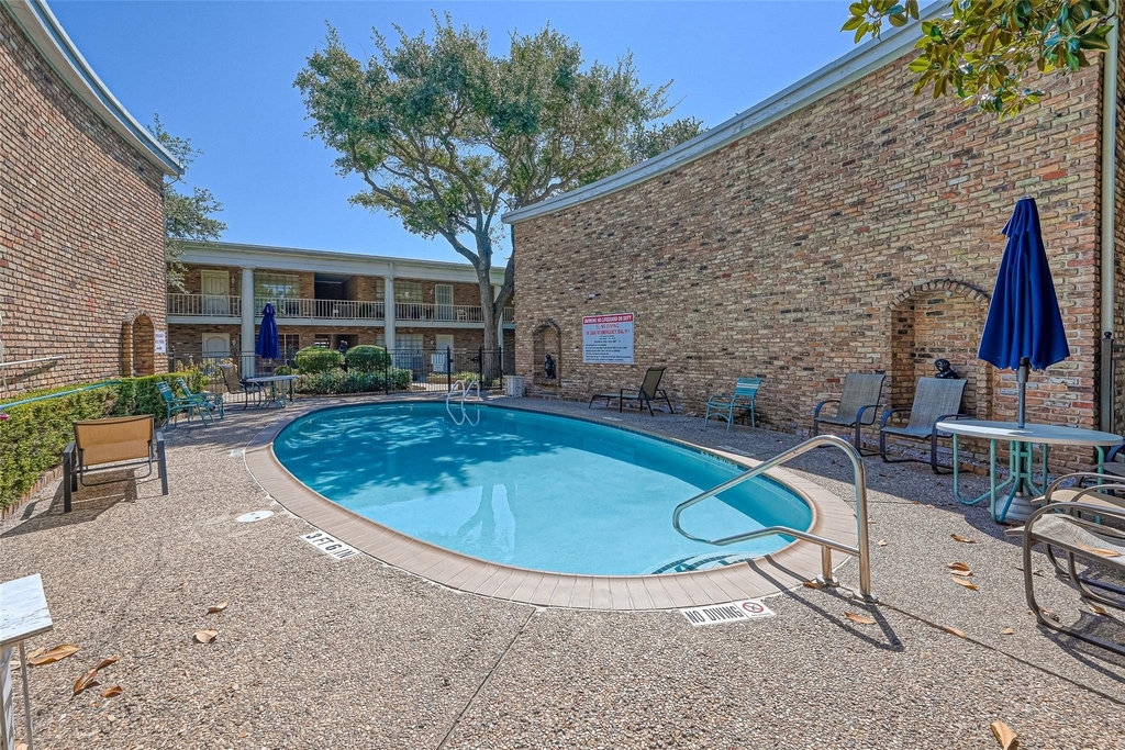 2121 Fountain View Drive - Photo 24