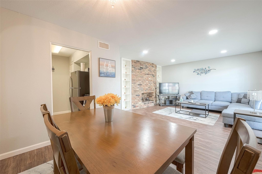 2121 Fountain View Drive - Photo 9