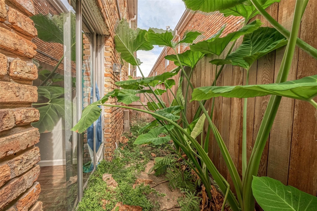 2121 Fountain View Drive - Photo 23