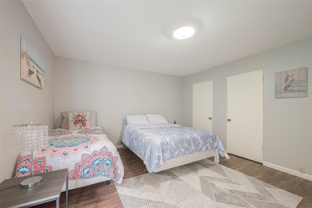 2121 Fountain View Drive - Photo 16